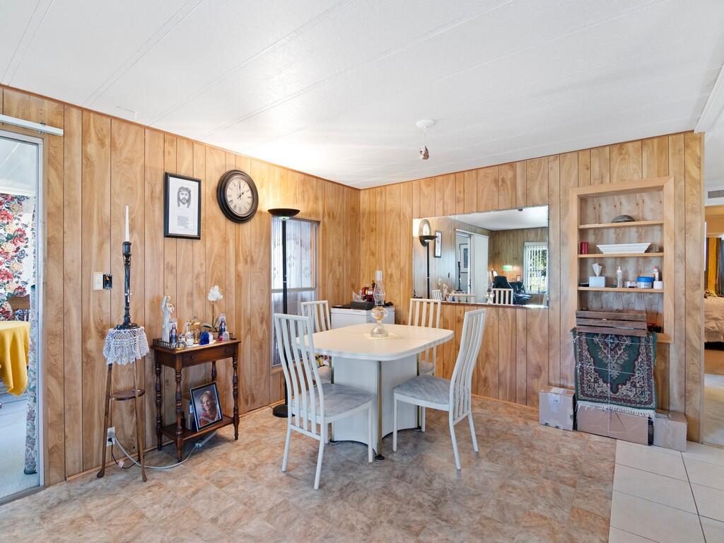 Spanish Lakes Riverfront - Residential