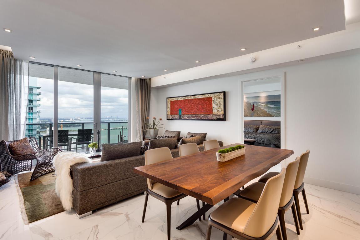 488 NE 18th Street 4711