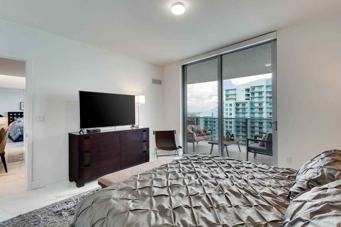 ARIA ON THE BAY CONDO - Residential