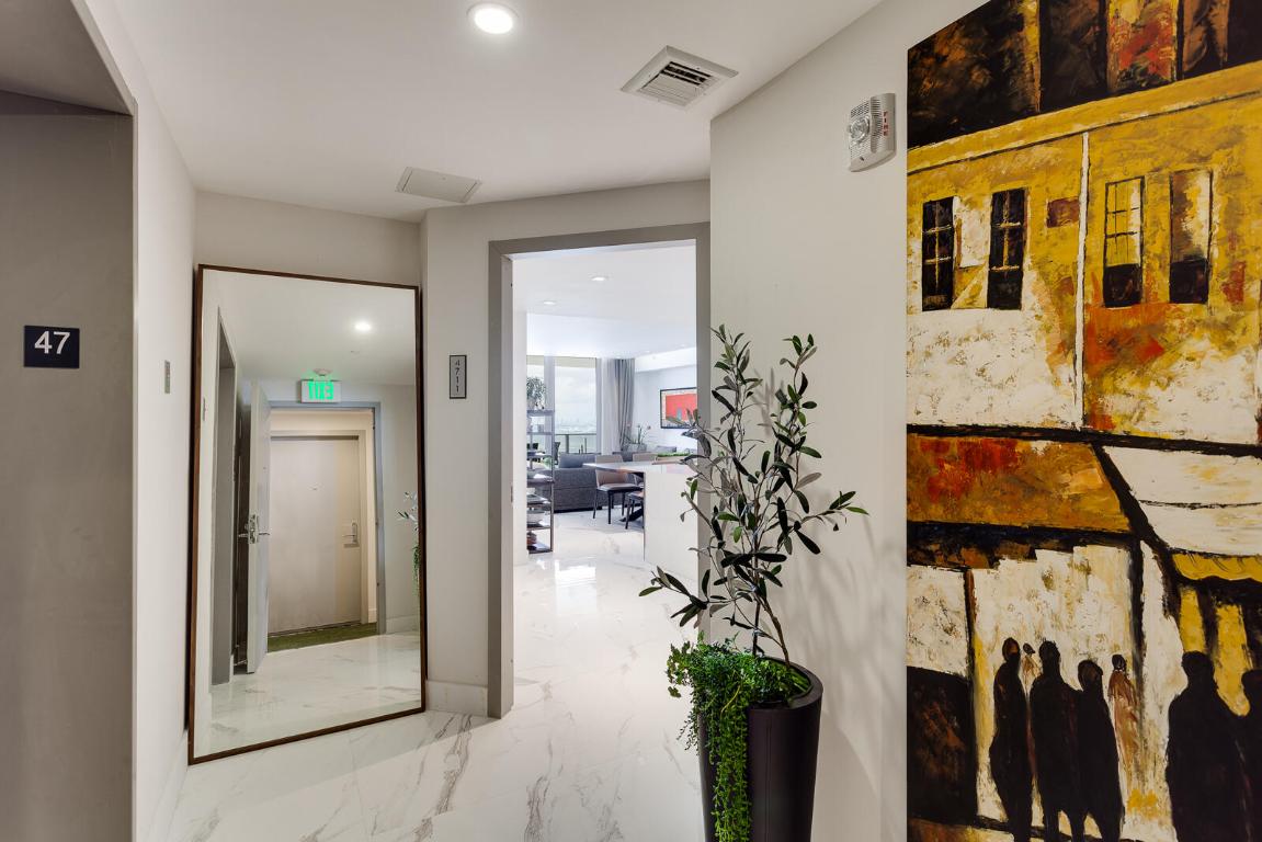 ARIA ON THE BAY CONDO - Residential