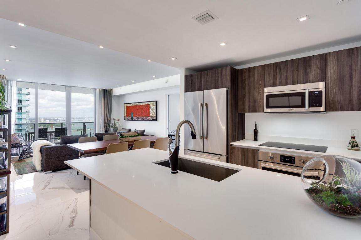 488 NE 18th Street 4711