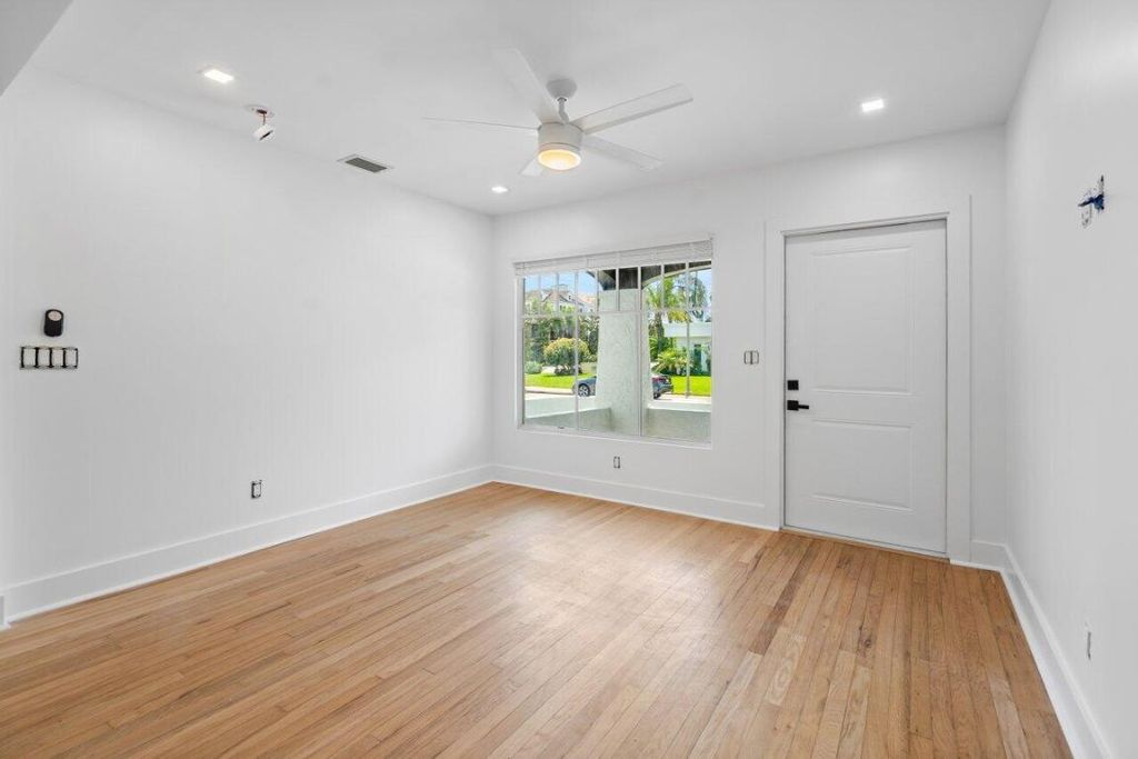 Photo of 401 NE 2nd Avenue #1, Delray Beach, FL 33444 (MLS # R11129061)