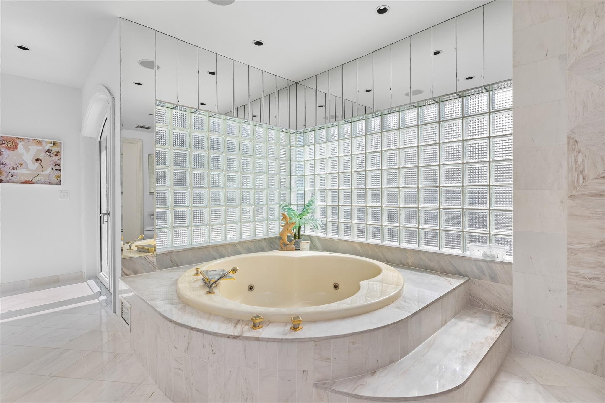 BAY COLONY SECTION OF THE - Residential