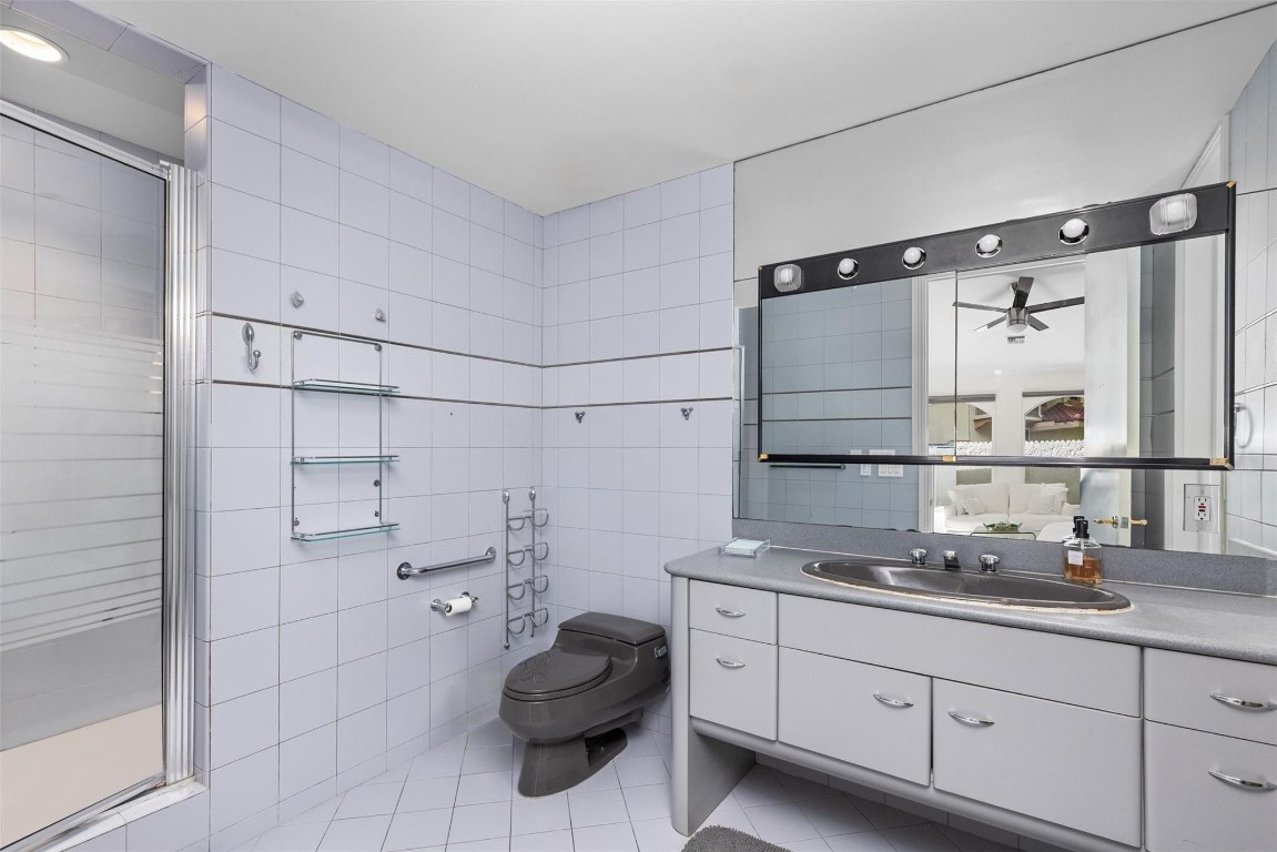 BAY COLONY SECTION OF THE - Residential