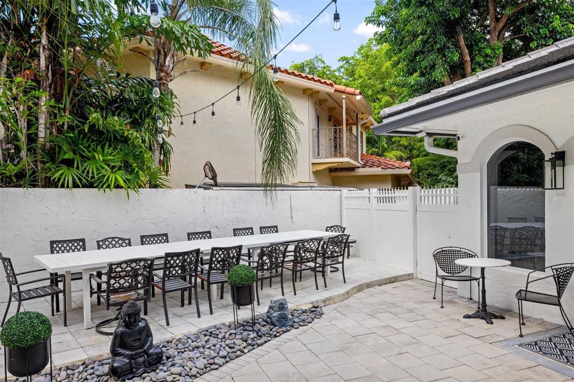 BAY COLONY SECTION OF THE - Residential