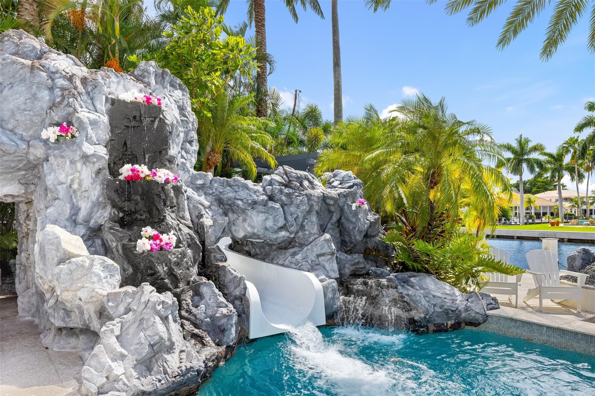 BAY COLONY SECTION OF THE - Residential