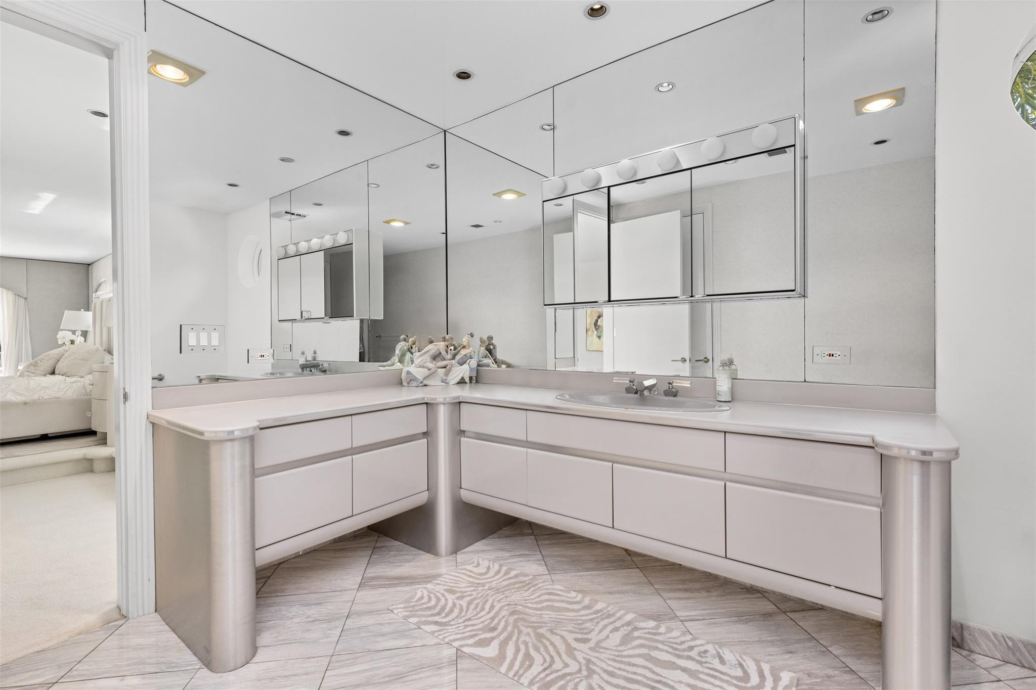 BAY COLONY SECTION OF THE - Residential