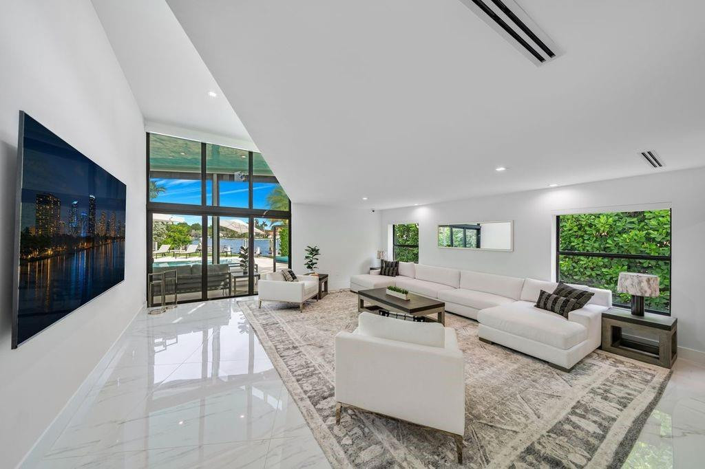 SEA RANCH LAKES - Residential