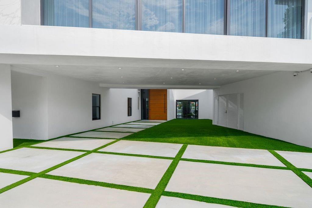 SEA RANCH LAKES - Residential