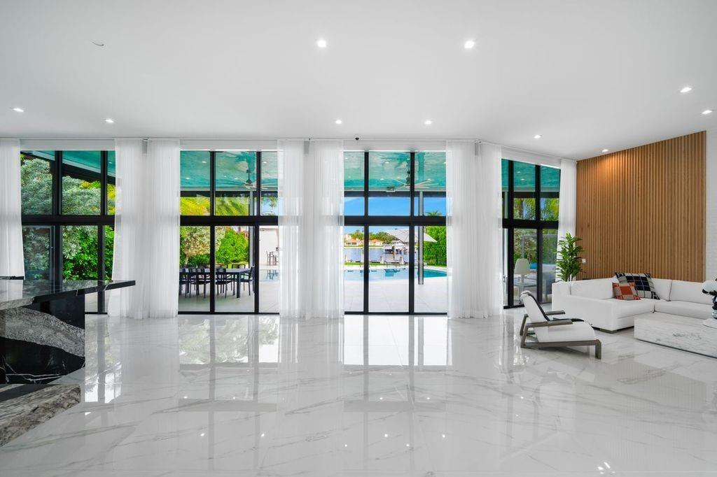 SEA RANCH LAKES - Residential