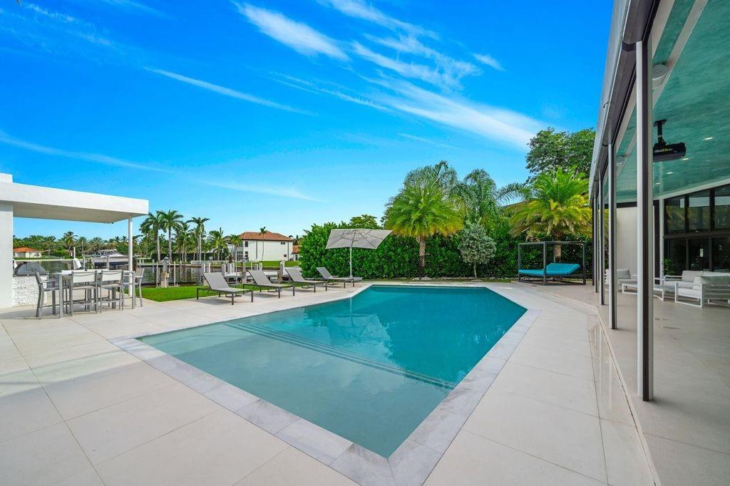 SEA RANCH LAKES - Residential