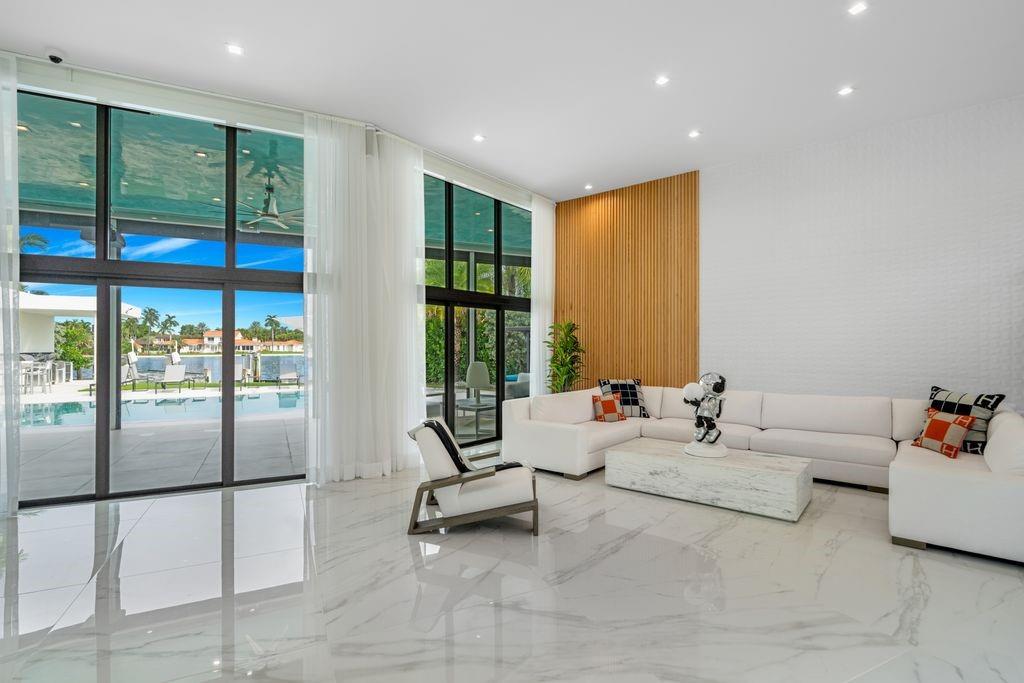 SEA RANCH LAKES - Residential