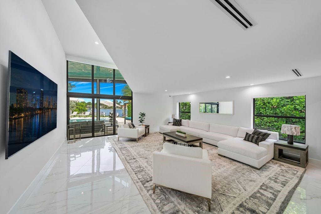 SEA RANCH LAKES - Residential