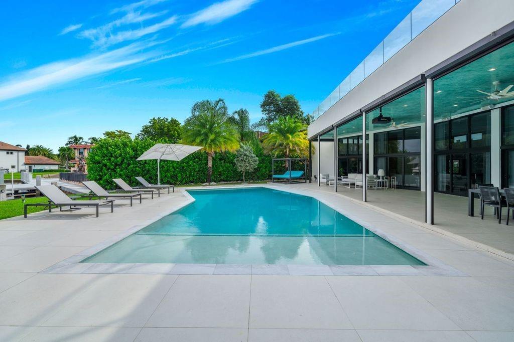 SEA RANCH LAKES - Residential