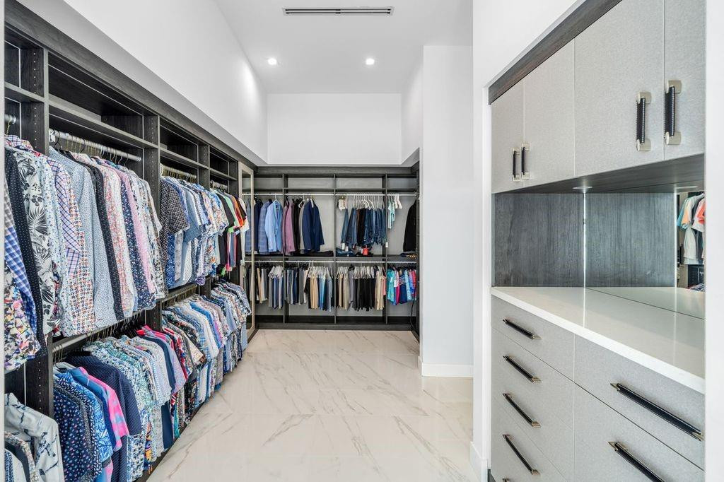 SEA RANCH LAKES - Residential