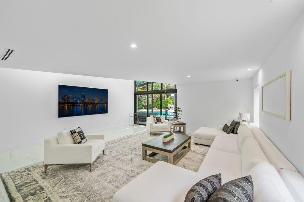 SEA RANCH LAKES - Residential