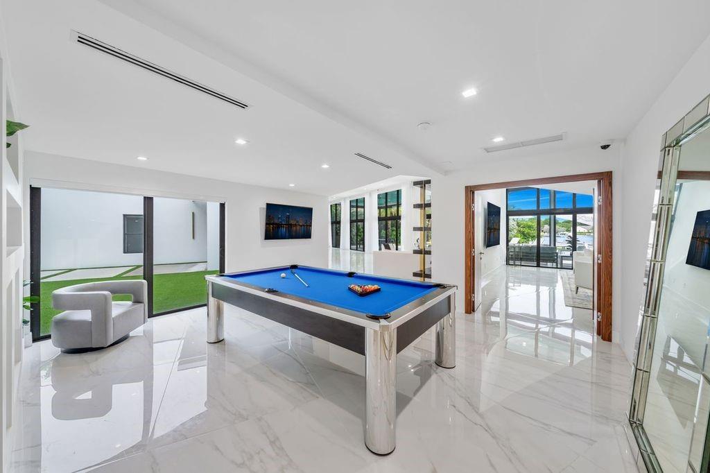 SEA RANCH LAKES - Residential