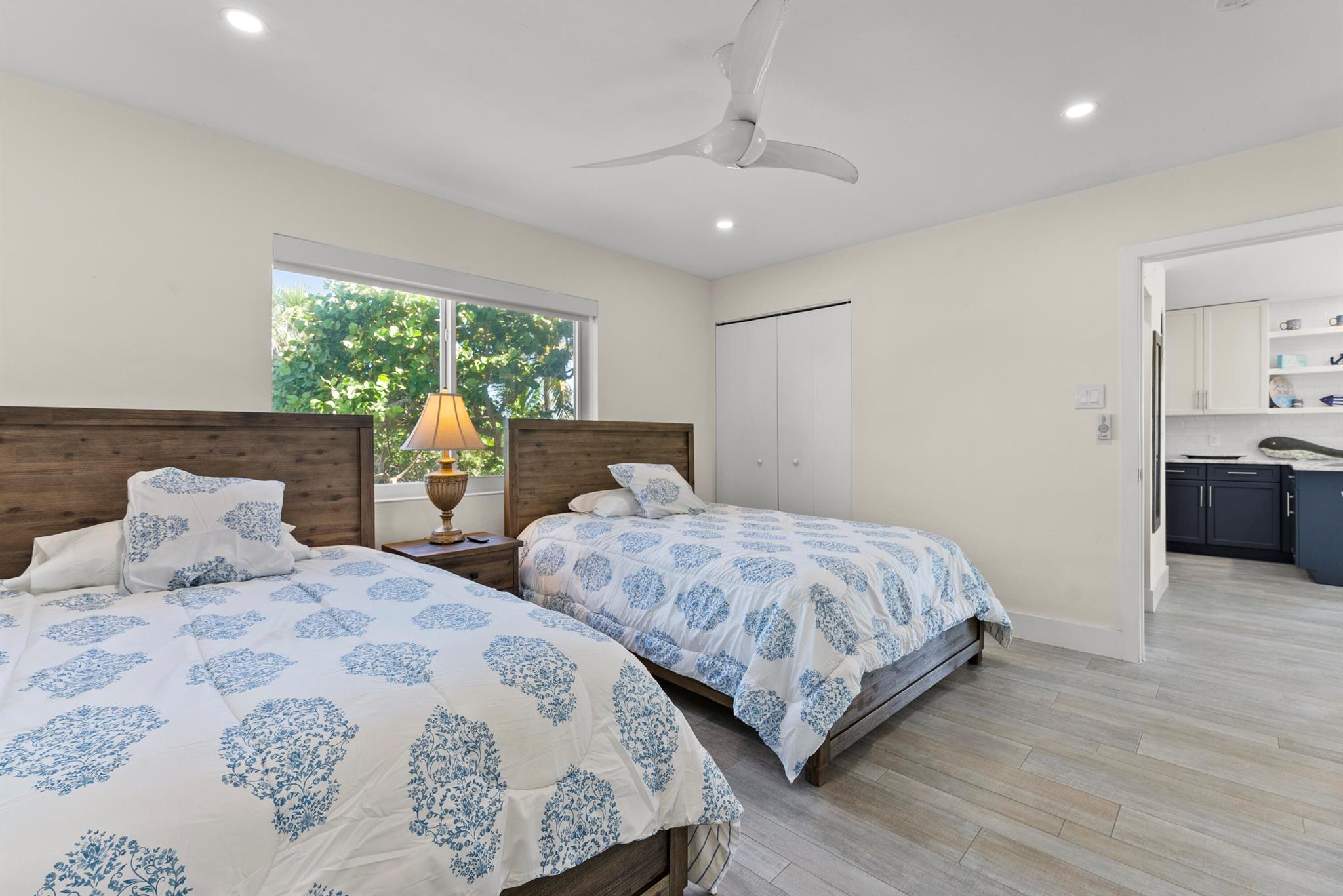 SHORELAND CO-OP - Residential Lease