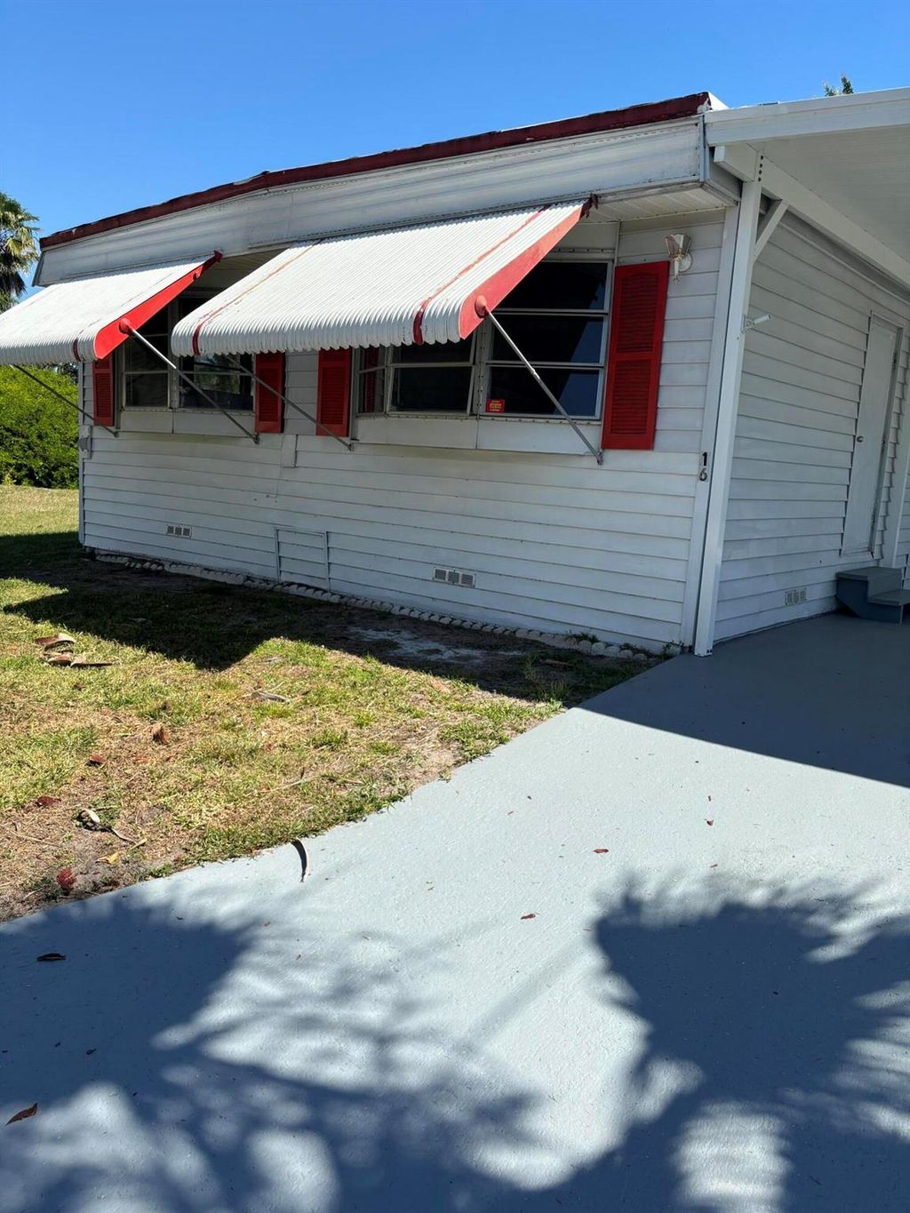 Photo of 16 SE Hermosa Lane, Port Saint Lucie, FL 34952 (MLS # R10975735)