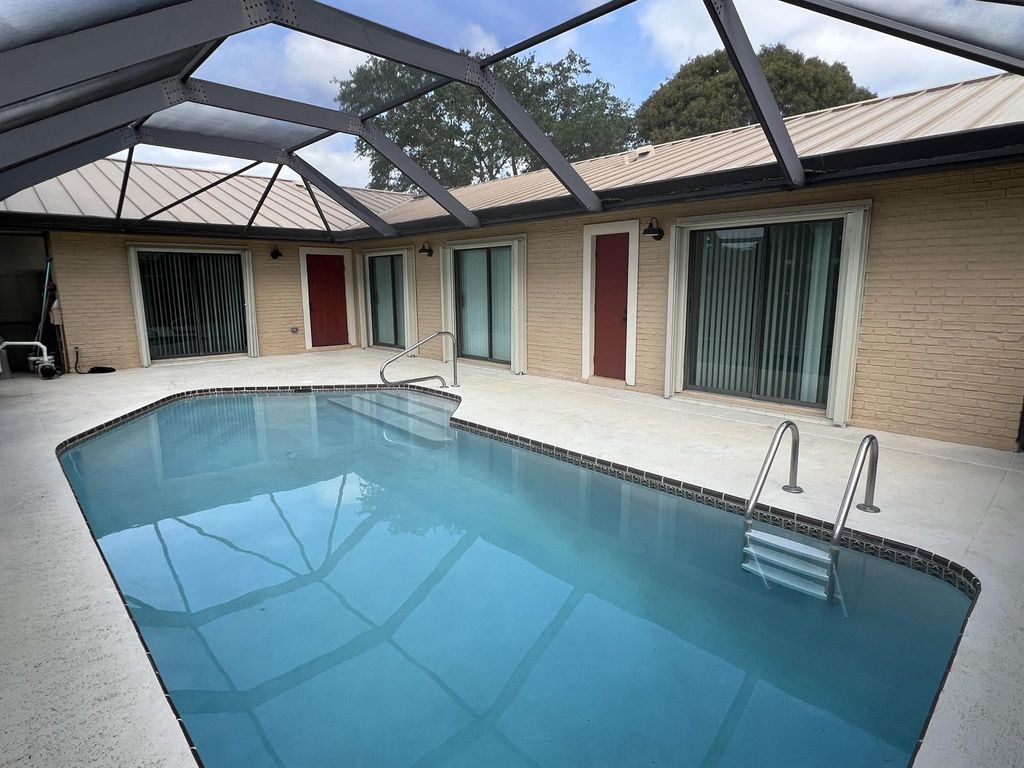 Photo of 5927 Golden Eagle Circle, Palm Beach Gardens, FL 33418 (MLS # R10987791)