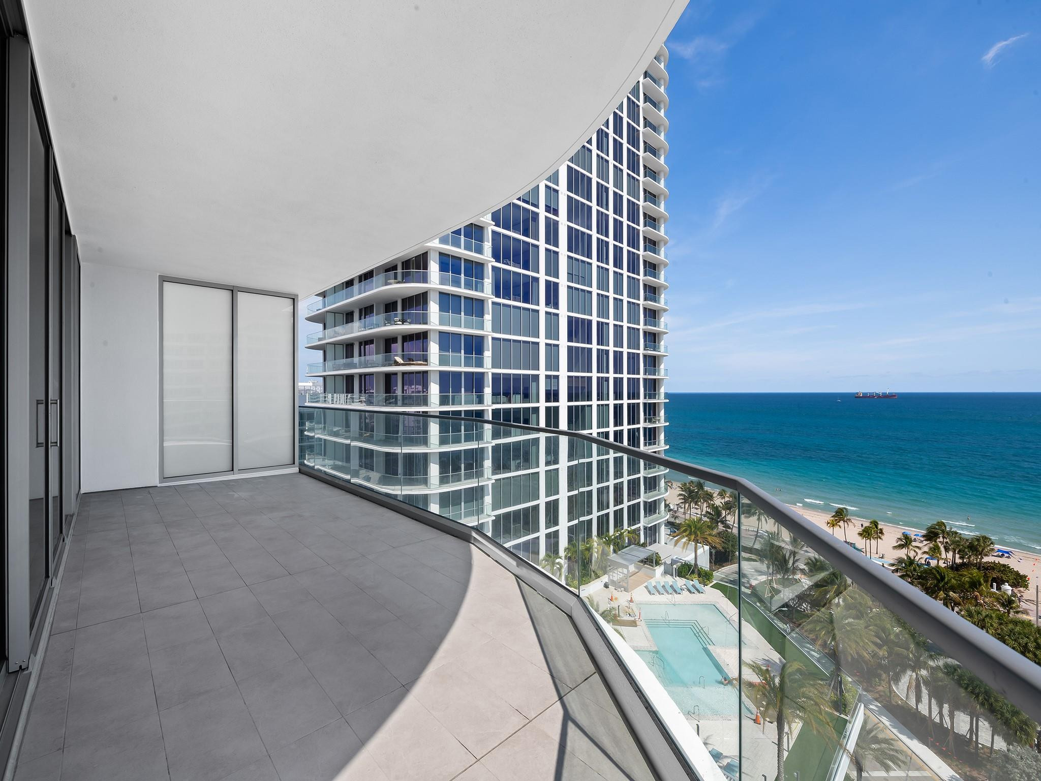 SELENE OCEANFRONT RESIDEN - Residential