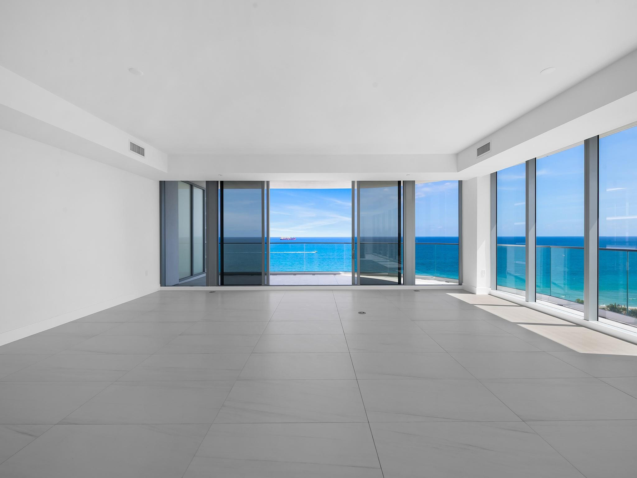 SELENE OCEANFRONT RESIDEN - Residential