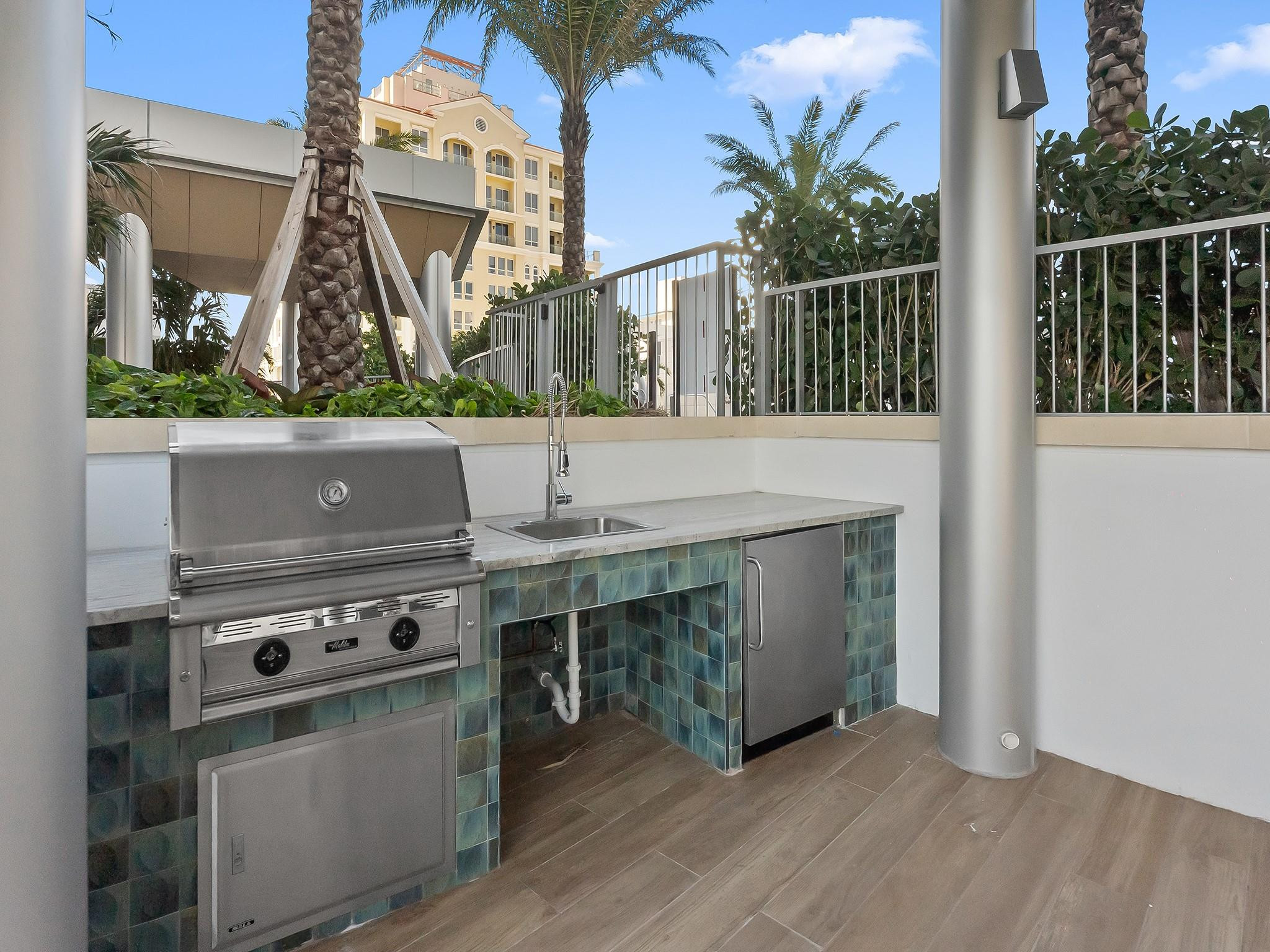 SELENE OCEANFRONT RESIDEN - Residential