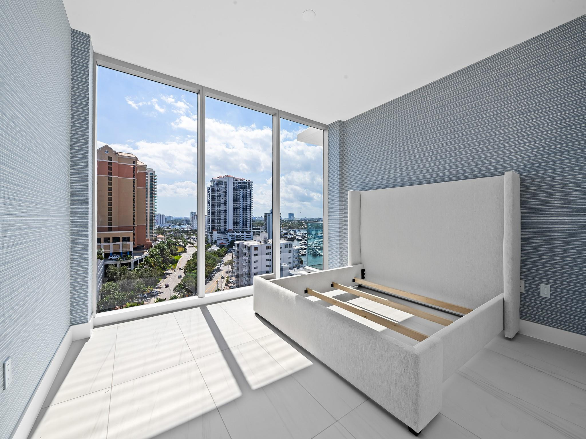 SELENE OCEANFRONT RESIDEN - Residential