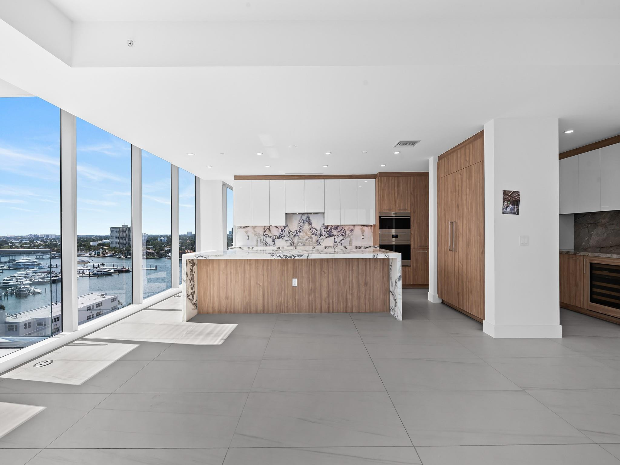 SELENE OCEANFRONT RESIDEN - Residential