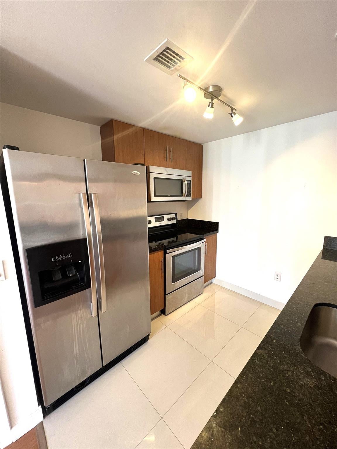 601 NE 23 Street 904
