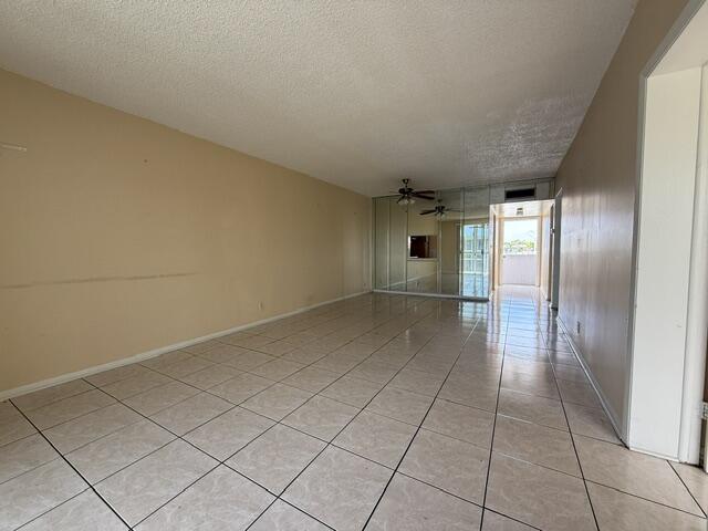 6005 Del Lago Circle