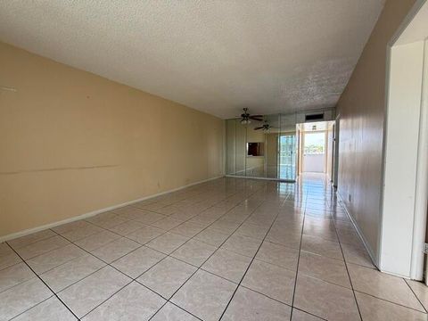 Tiny photo for 6005 Del Lago Circle #305, Sunrise, FL 33313 (MLS # B26043226)