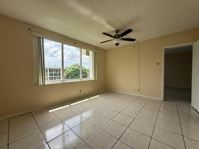 6005 Del Lago Circle