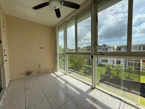 Tiny photo for 6005 Del Lago Circle #305, Sunrise, FL 33313 (MLS # B26043226)