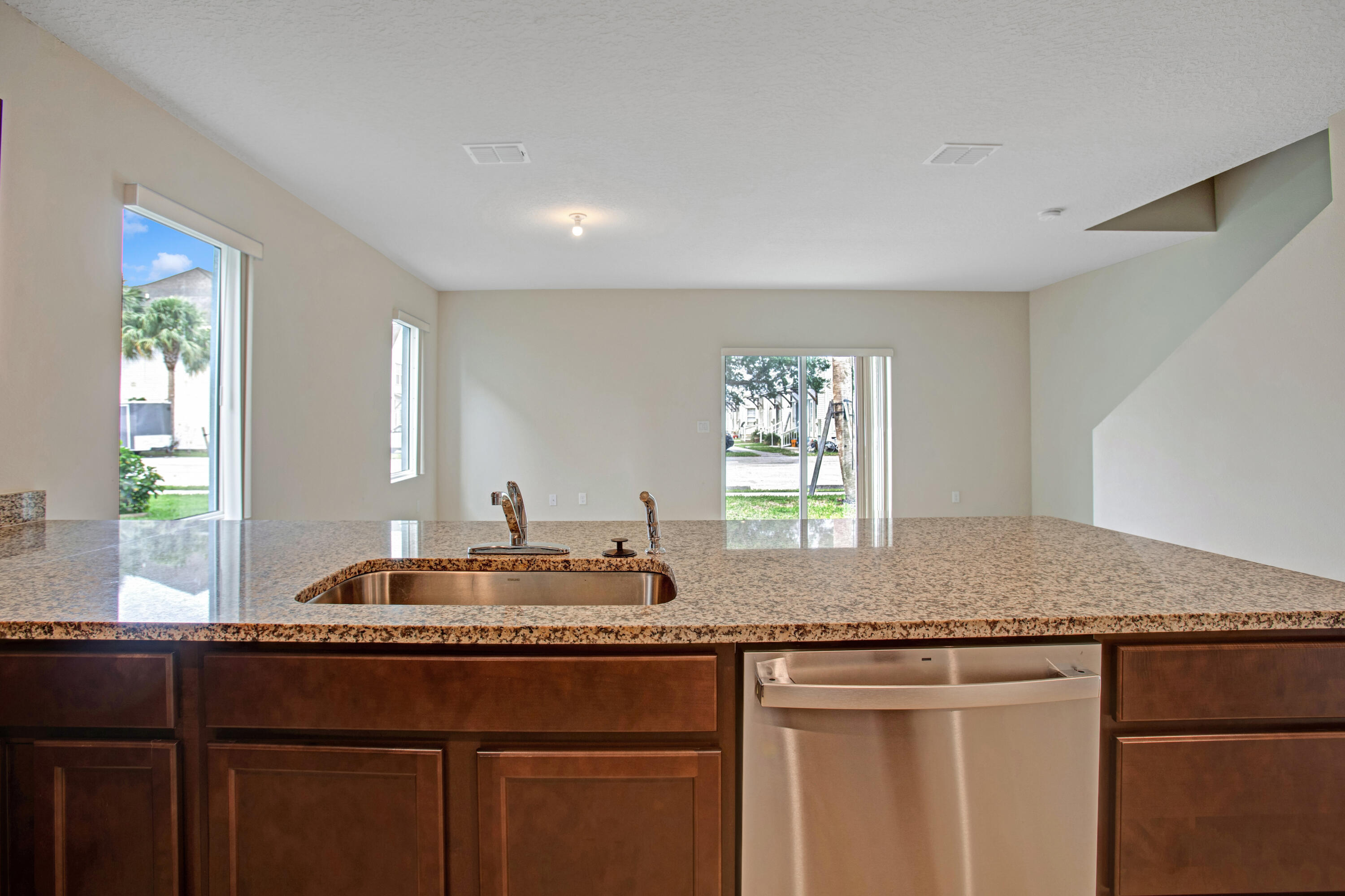 MAGNOLIA TOWNHOMES - Residential Lease