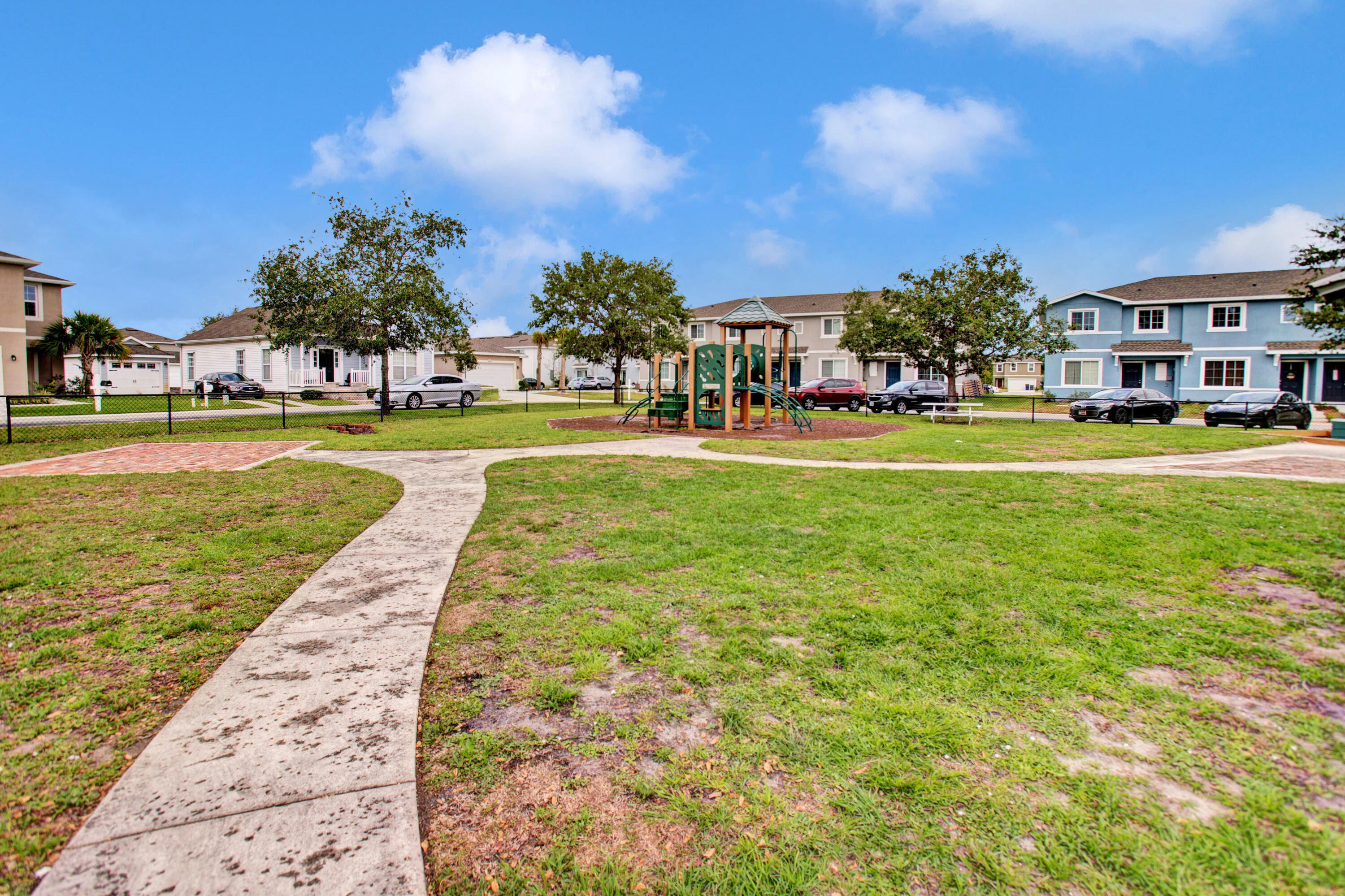 MAGNOLIA TOWNHOMES - Residential Lease