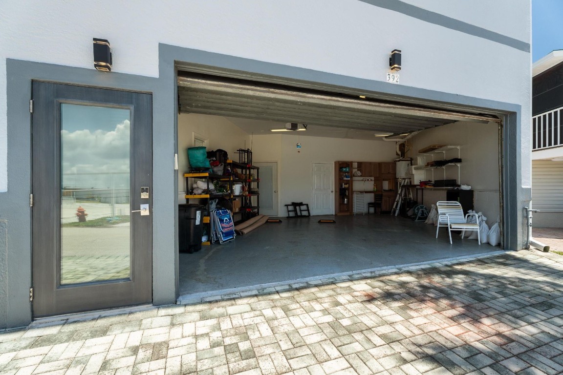 392 Nettles Boulevard