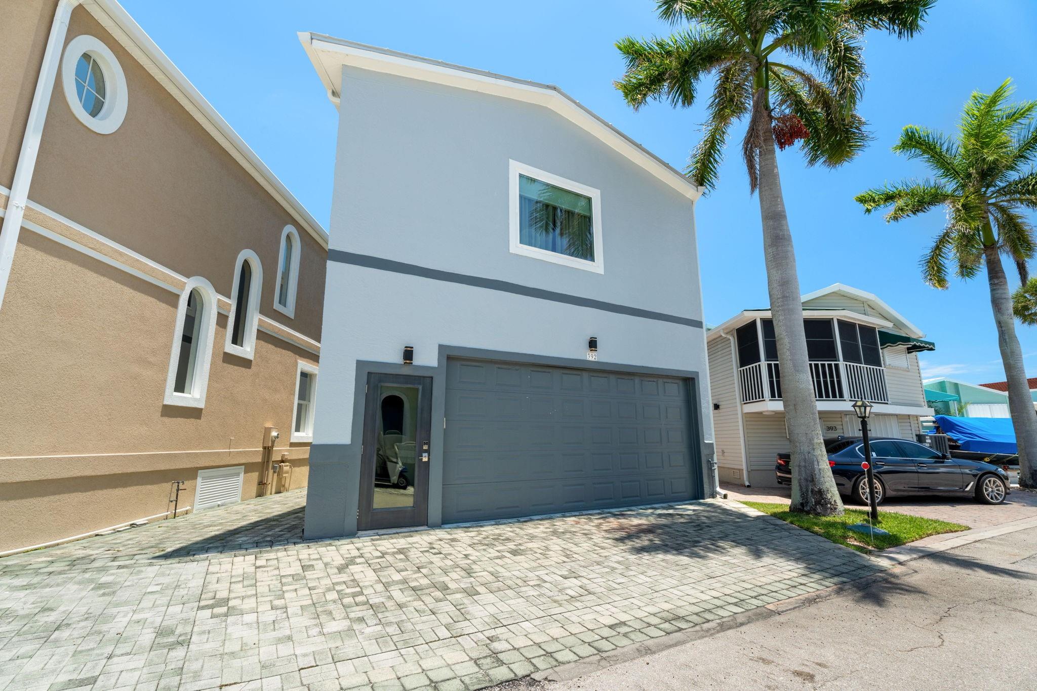 392 Nettles Blvd