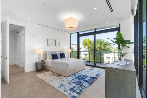 Condominium in Fort Lauderdale FL 141 Isle of Venice Dr Dr 26.jpg