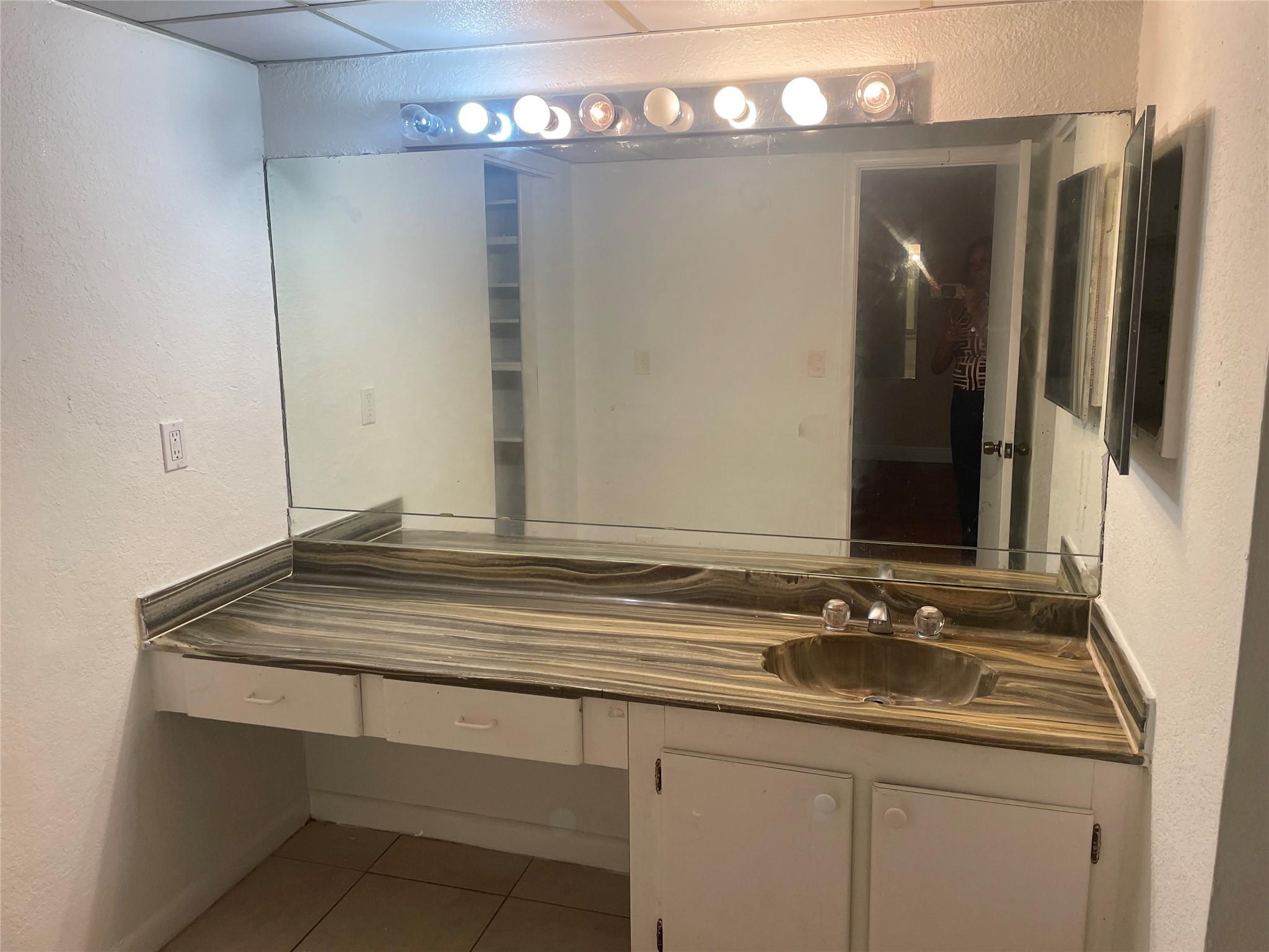 The Courts Of Inverrary P - Residential Lease