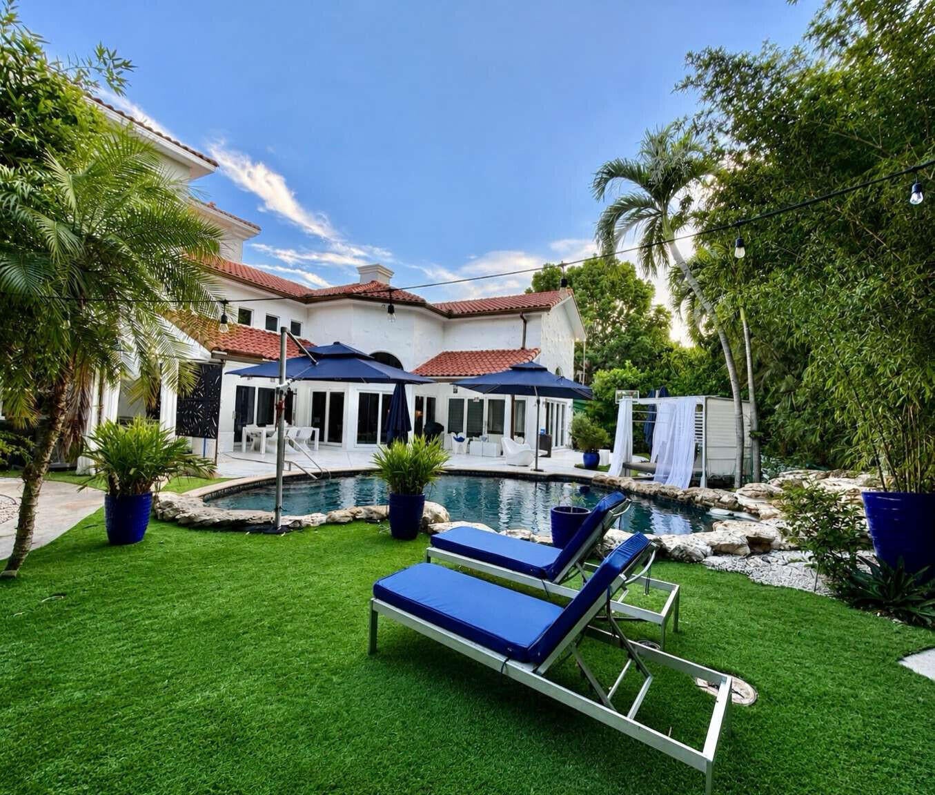 233 Pershing Way