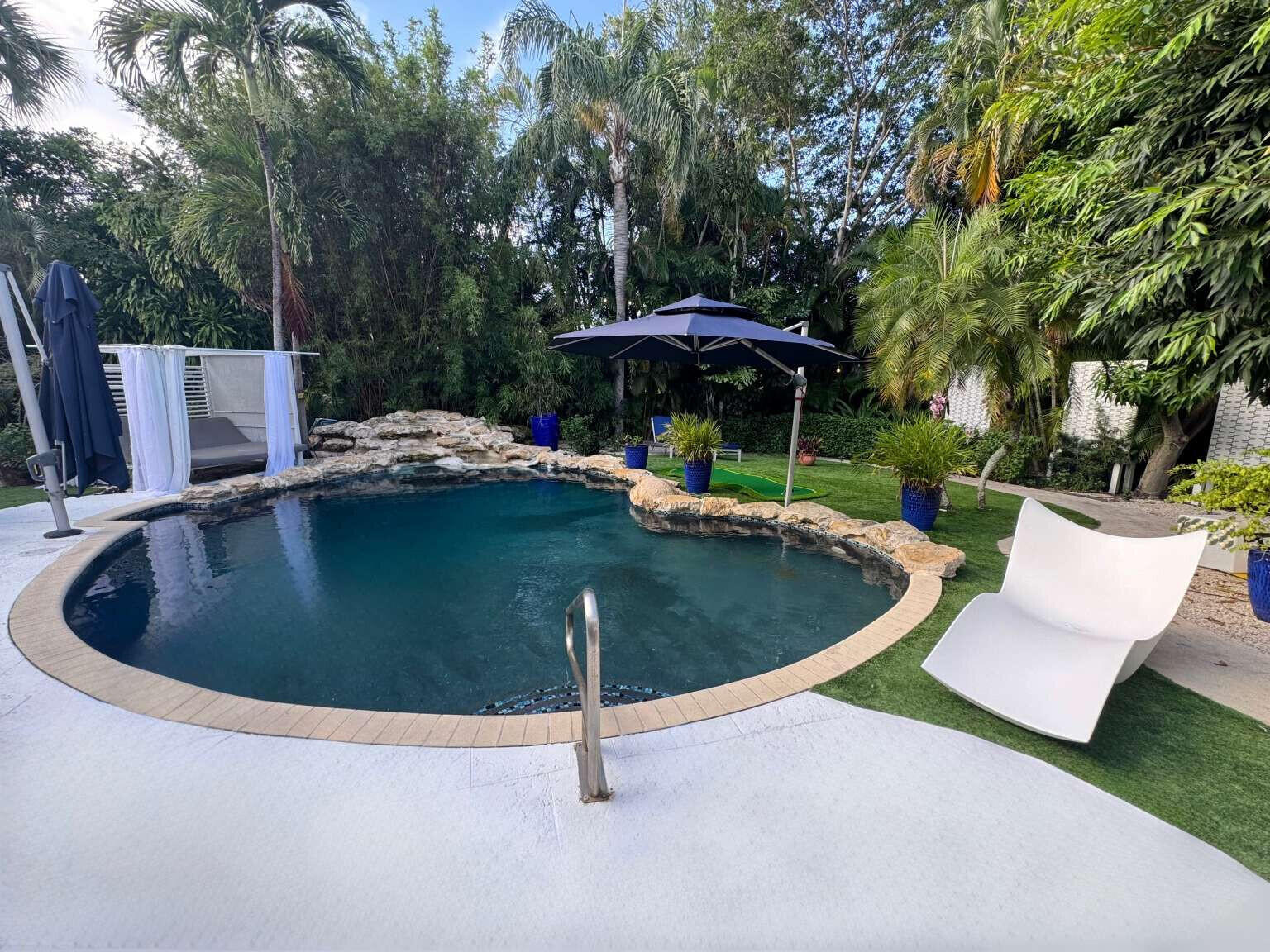 233 Pershing Way