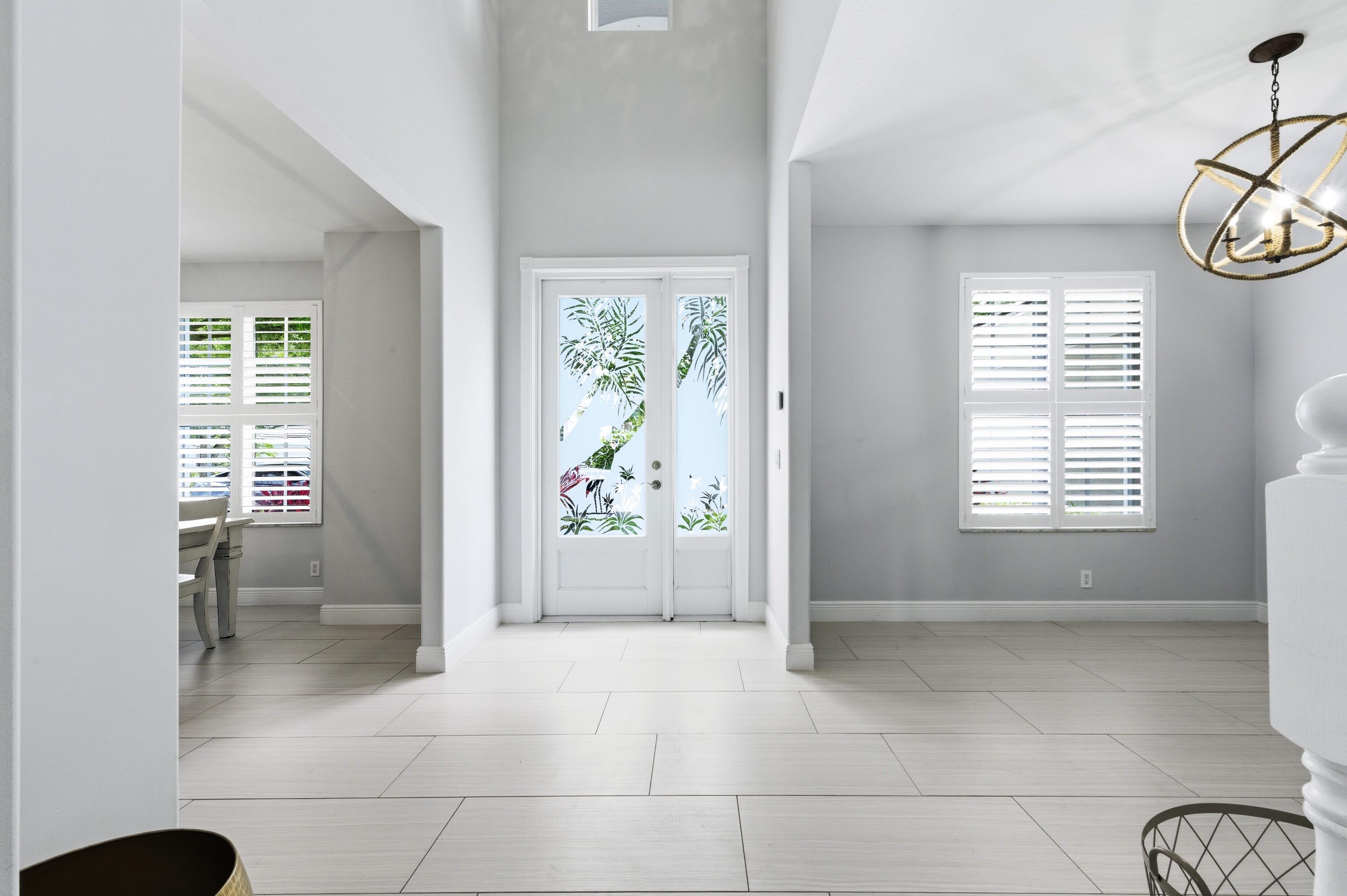 573 Cocoplum Dr Drive E