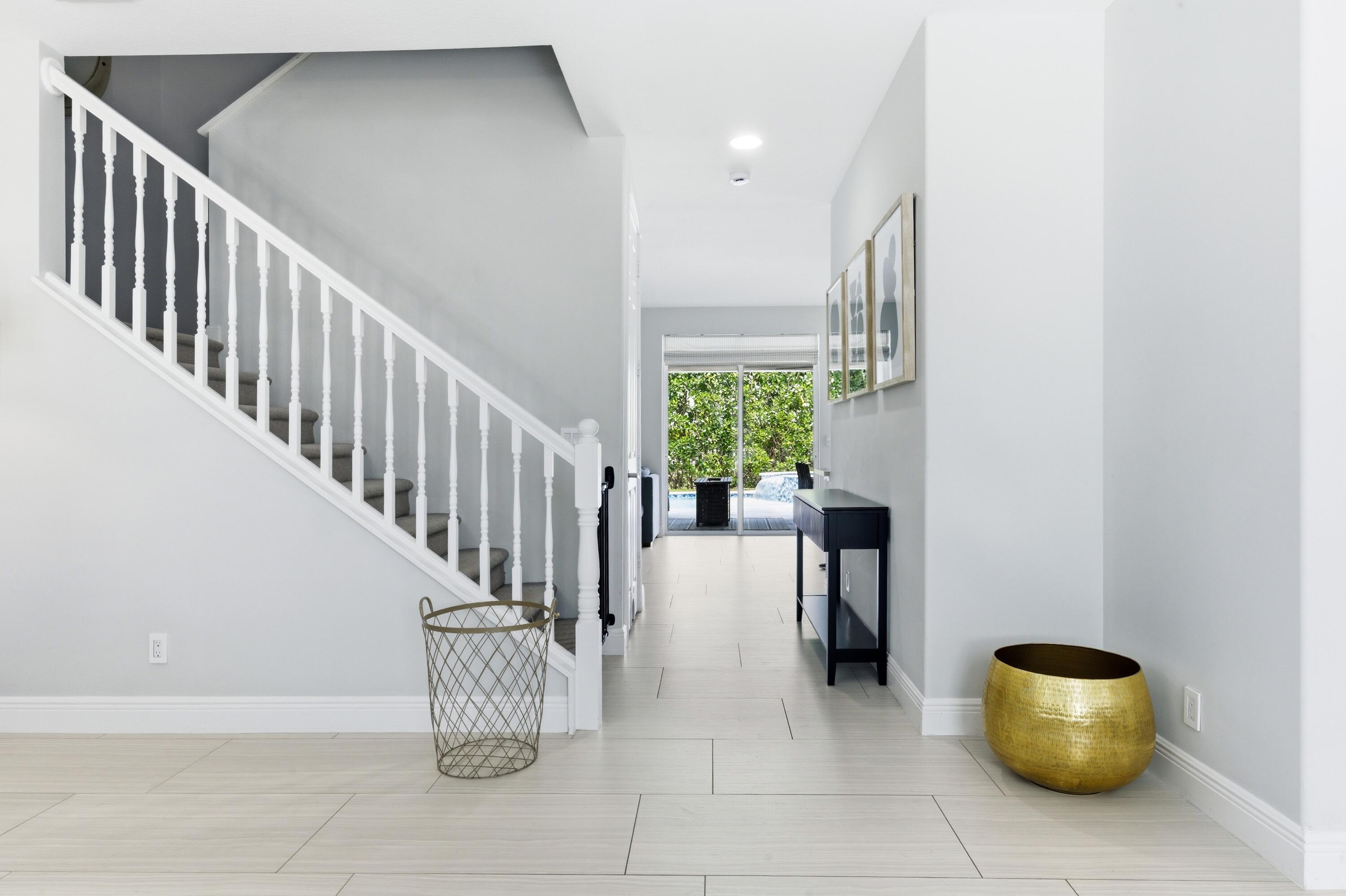 573 Cocoplum Dr Drive E