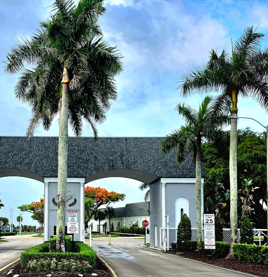 Photo of 719 Flanders O, Delray Beach, FL 33484 (MLS # B26020786)