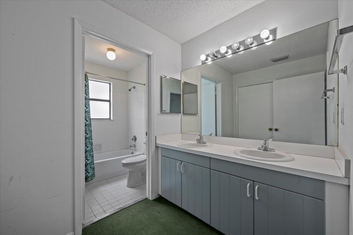 BEDFORD MEWS AT WELLINGTON - Residential