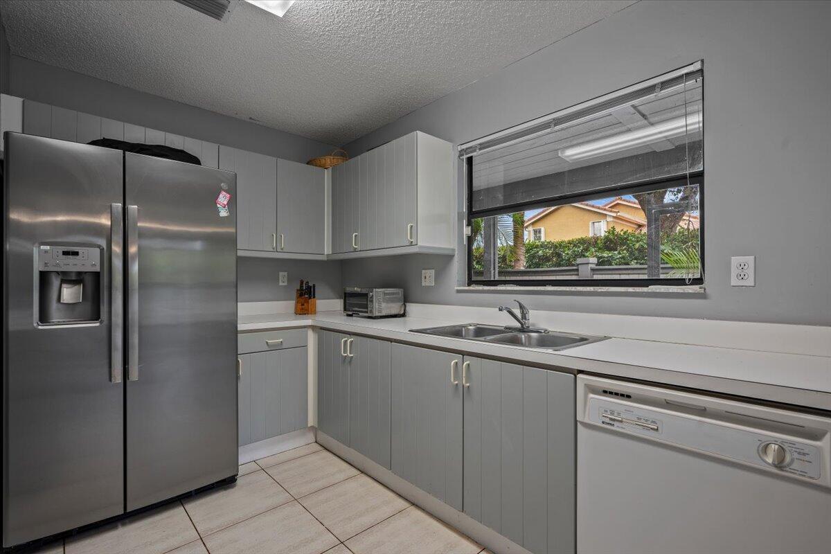 BEDFORD MEWS AT WELLINGTON - Residential