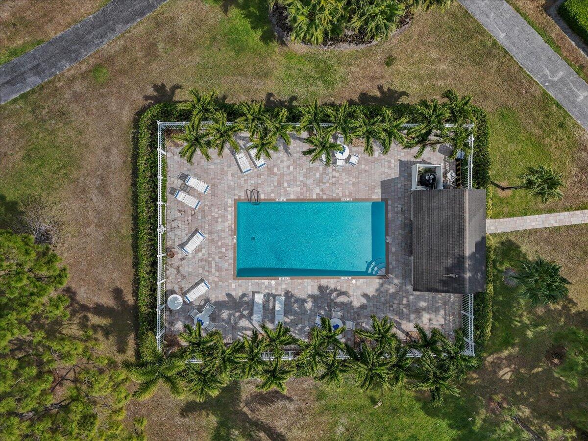 BEDFORD MEWS AT WELLINGTON - Residential