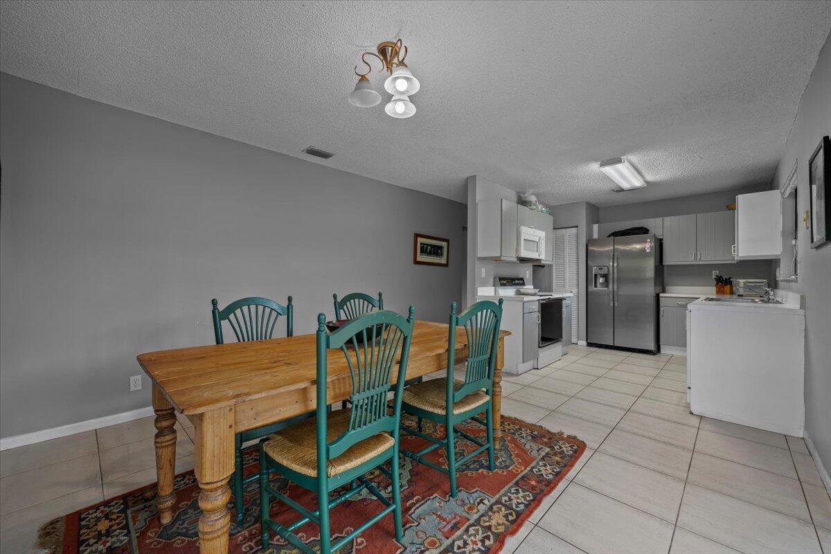 BEDFORD MEWS AT WELLINGTON - Residential