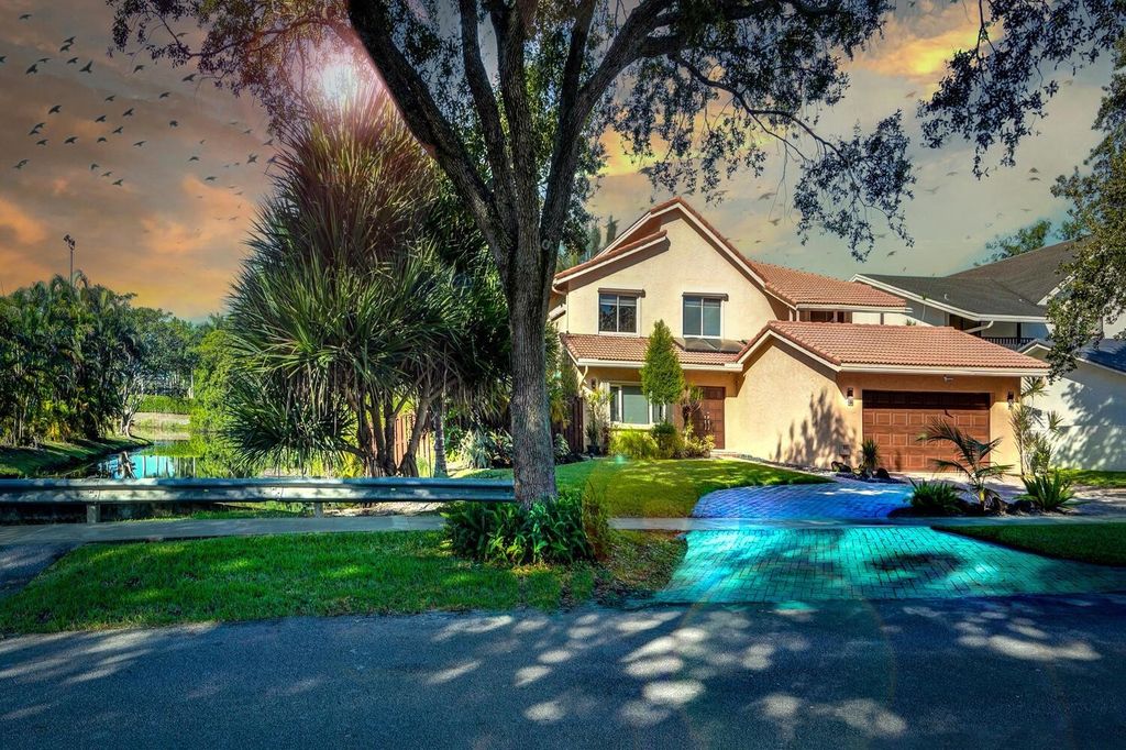 Photo of 921 Mockingbird Lane, Plantation, FL 33324 (MLS # F10466523)